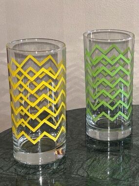 ✨VTG Crisa Zig Zag Herringbone Yellow & Green Glasses Set of 2✨ chevron pattern